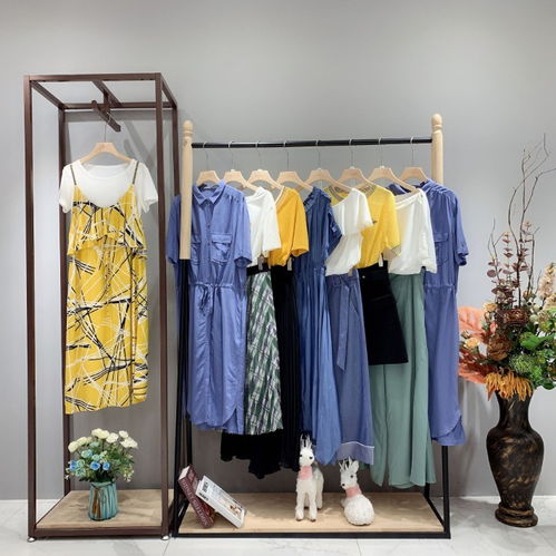 【品牌折扣女裝耐看易搭大字母連衣裙淘寶直播貨源尾貨折扣批發(fā)】-